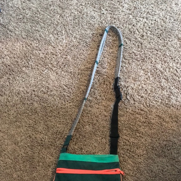 Kavu crossbody - Picture 2 of 5